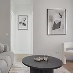 Nature Park Near River, Modern 2bed, Fast Wi-fi, Kitchen Oven