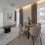 Nature Park Near River, Modern 2bed, Fast Wi-fi, Kitchen Oven Lägenhet