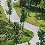 Nature Park Near River, Modern 2bed, Fast Wi-fi, Kitchen Oven