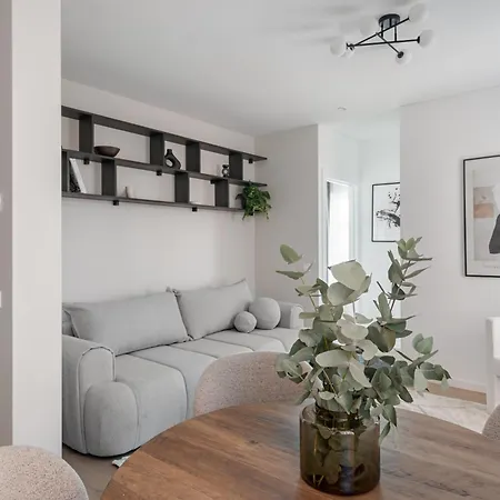 Nature Park Near River, Modern 2bed, Fast Wi-fi, Kitchen Oven ヴィリニュス