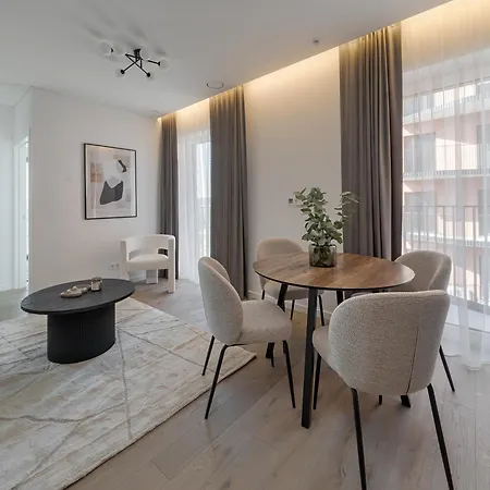 Nature Park Near River, Modern 2bed, Fast Wi-fi, Kitchen Oven Apartamento