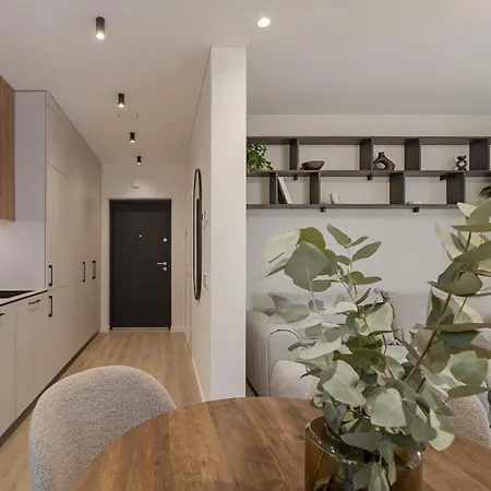 Nature Park Near River, Modern 2bed, Fast Wi-fi, Kitchen Oven アパート *