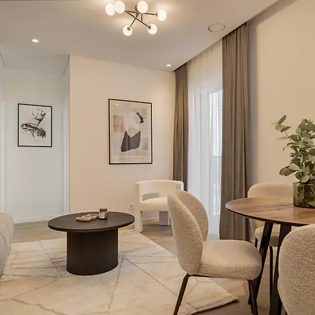 Nature Park Near River, Modern 2bed, Fast Wi-fi, Kitchen Oven アパート