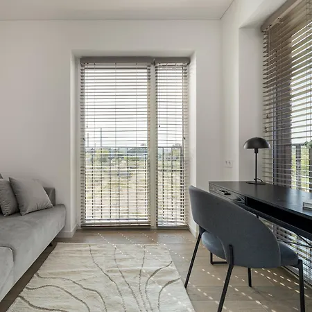 Nature Park Near River, Modern 2bed, Fast Wi-fi, Kitchen Oven * ヴィリニュス