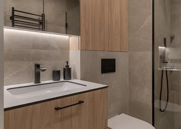 公寓 Nature Park Near River, Modern 2bed, Fast Wi-fi, Kitchen Oven *