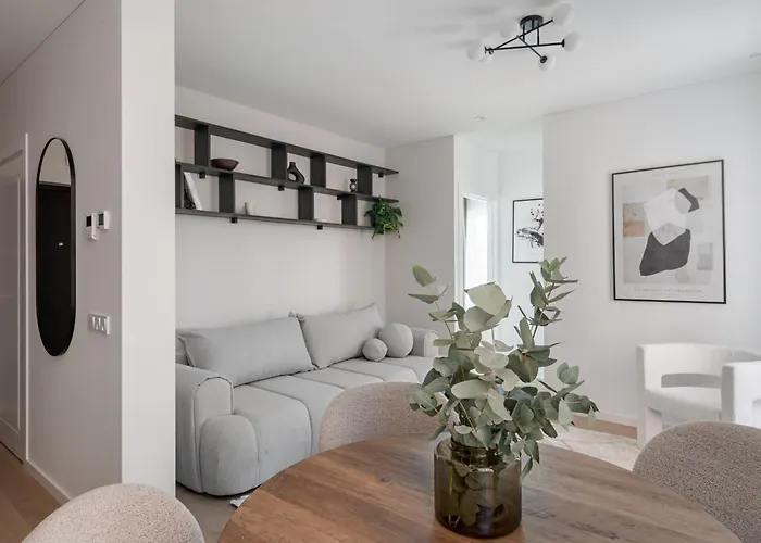 Nature Park Near River, Modern 2bed, Fast Wi-fi, Kitchen Oven 维尔纽斯