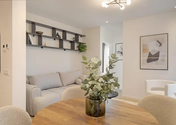 Nature Park Near River, Modern 2bed, Fast Wi-fi, Kitchen Oven 公寓