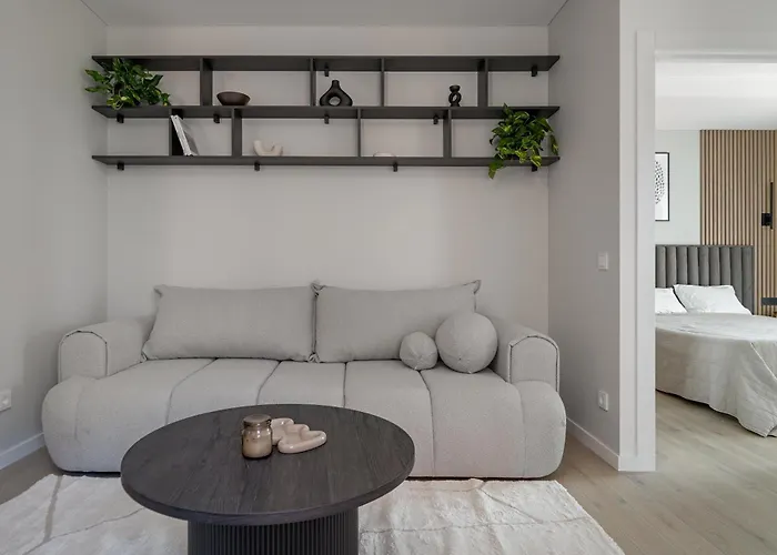 Nature Park Near River, Modern 2bed, Fast Wi-fi, Kitchen Oven