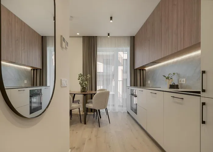 Nature Park Near River, Modern 2bed, Fast Wi-fi, Kitchen Oven شقة