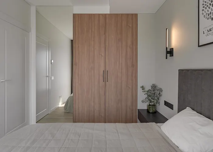 Nature Park Near River, Modern 2bed, Fast Wi-fi, Kitchen Oven شقة *